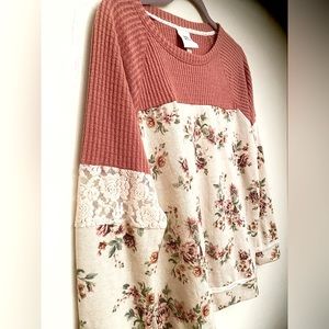 Know Rose Floral and and Lace Top